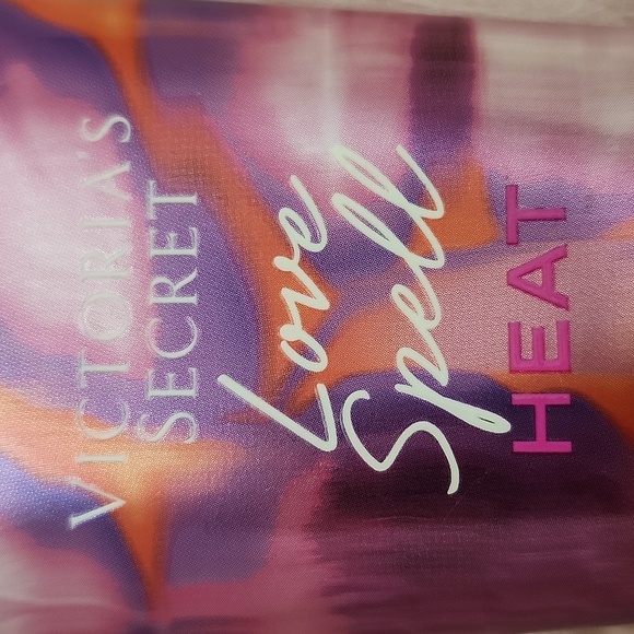 Brand New Victoria's Secret Fragrance Body Lotion - Picture 3 of 4